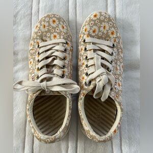 Taos "Star Sta" Daisy Flower Print Lace Up Comfort Sneaker Size 8.5